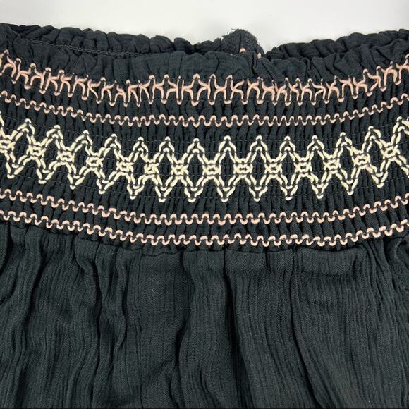 Be Bop Juniors' Black Smocked Elastic Waist Shorts - Size XS - NWT - Picture 2 of 4